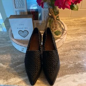 Frye black leather flats only worn once inside size 8